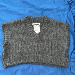 Zara gray cropped vest